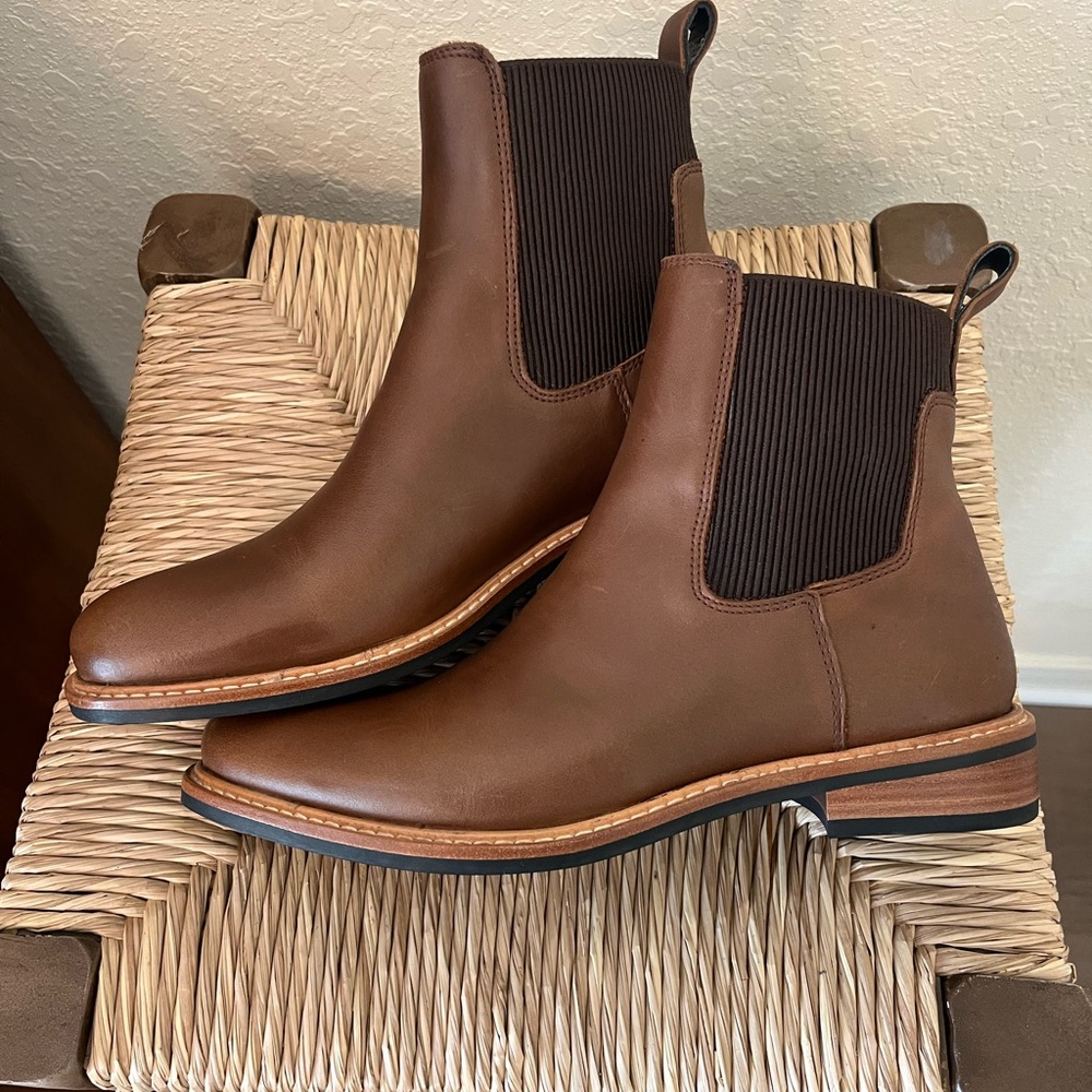Nisolo Brown Leather Chelsea Boots